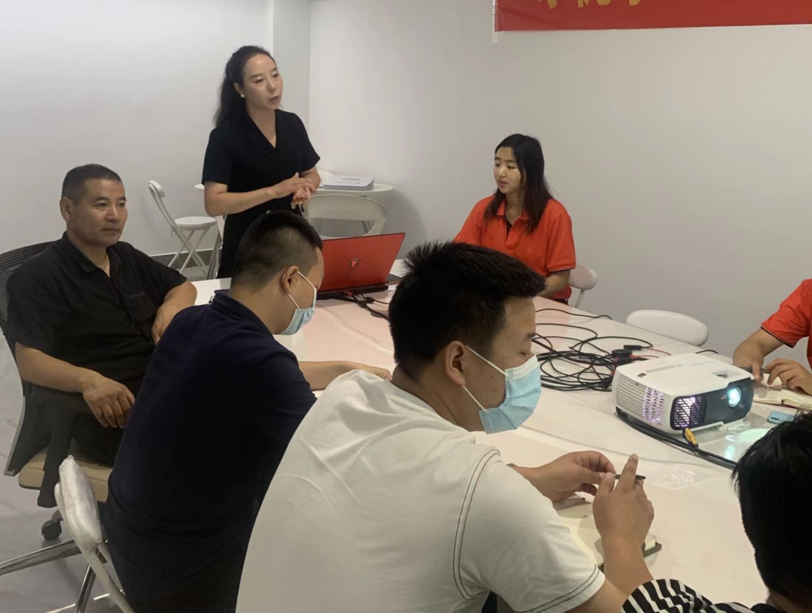 《引爆首銷(xiāo)》銷(xiāo)售精英訓(xùn)練